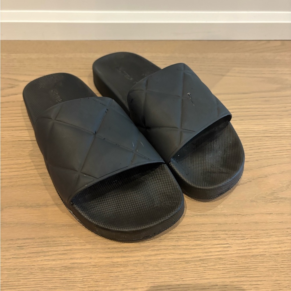 Bottega Veneta Black Quilted Sandals - Picture 3 of 11